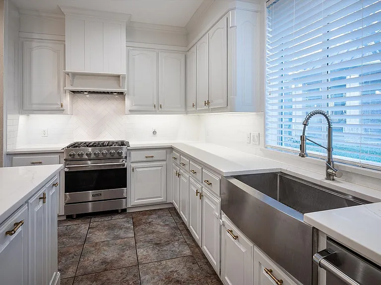6812 Valley Brook Dr — Photo 10