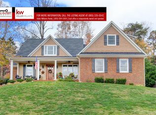 368 Windstone Blvd, Powell, TN 37849
