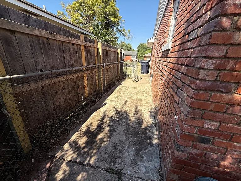 3032 NW 67th St — Photo 26