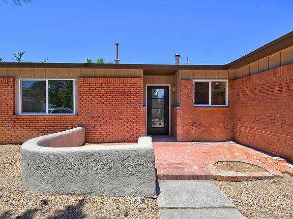 2nd image of 11601 Elwood Pl NE