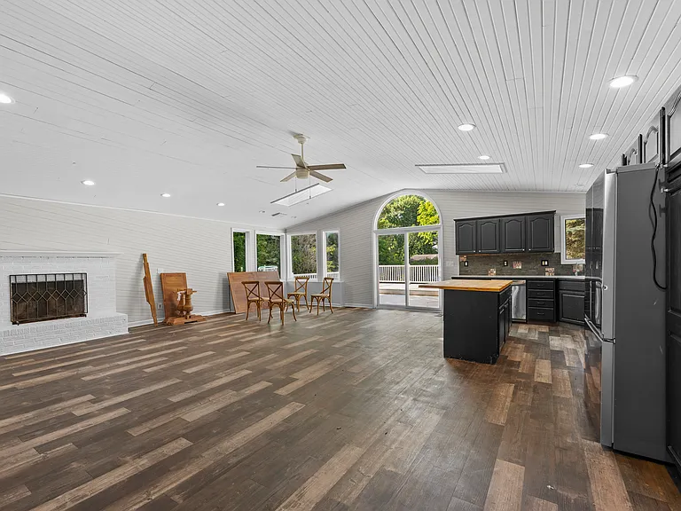 13404 Sequoia Ln N — Photo 34