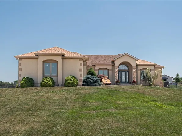 1973 N 1200th Rd, Eudora, KS 66025