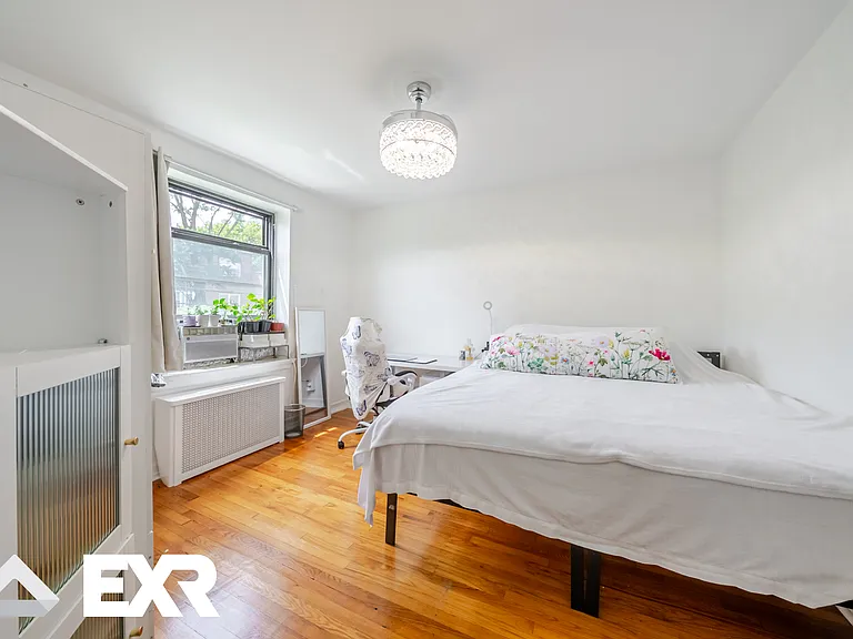 21-22 77th St #1A — Photo 16