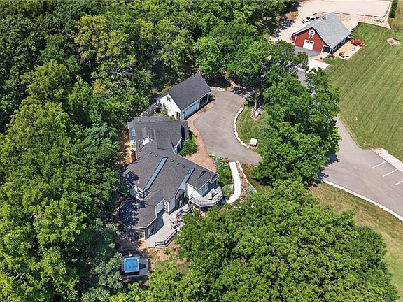 4th image of 1558 N 600th Rd