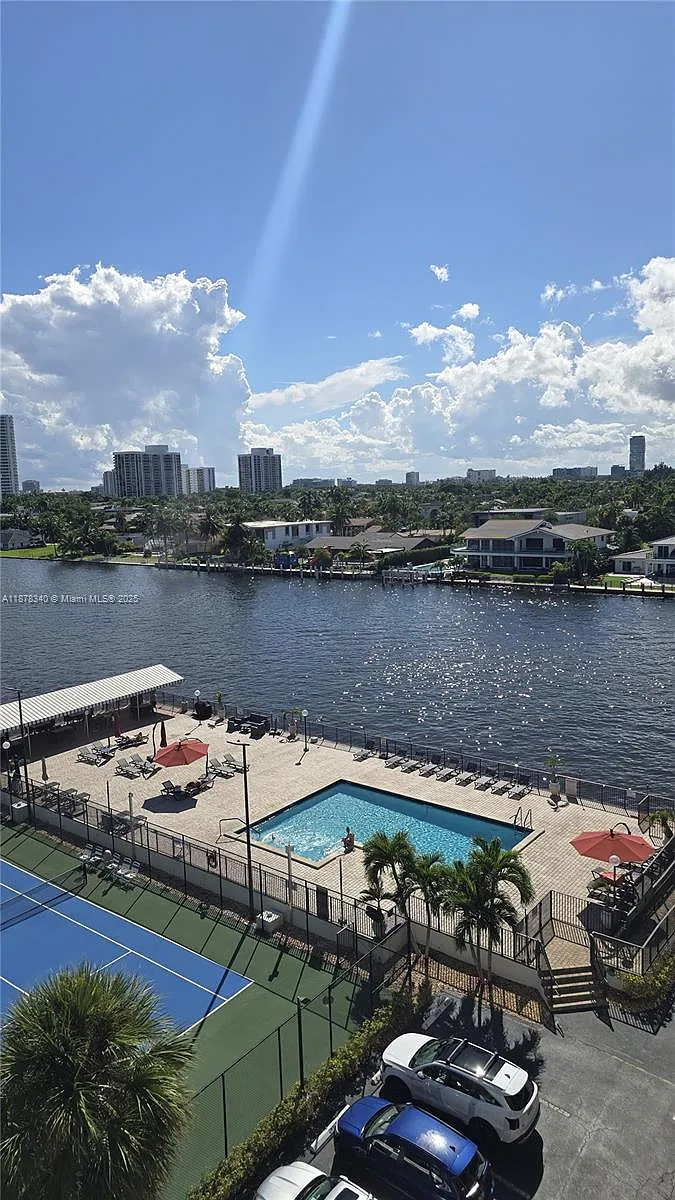 Building Photo - 2017 S Ocean Dr