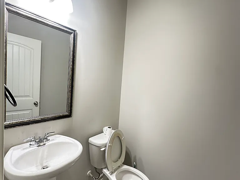 813 Upper Dove Ct — Photo 9