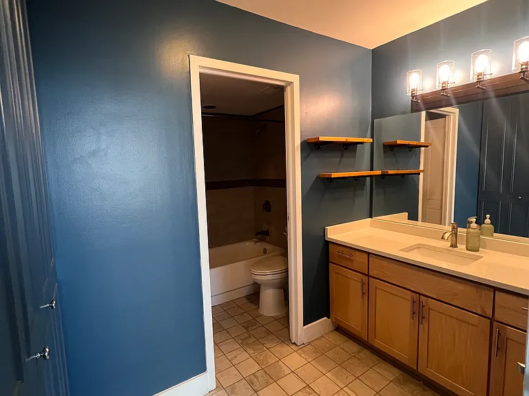 600 E 8th St #5D — Photo 9