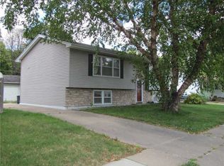 1450 Brockman Ave, Marion, IA 52302