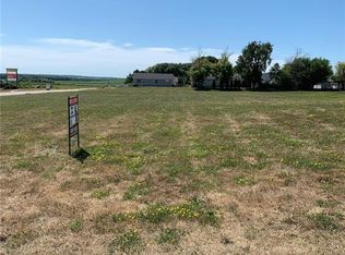 829 Main St S, Center Point, IA 52213