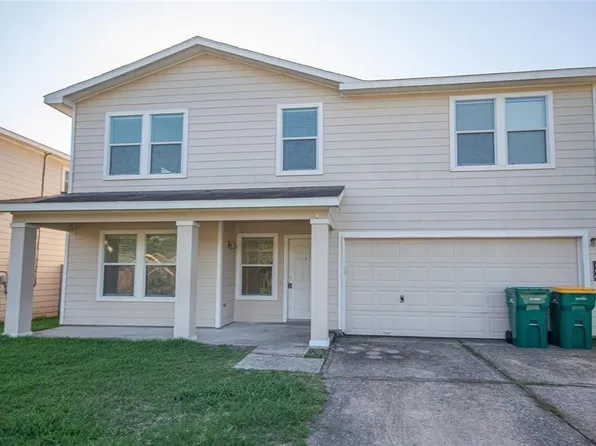 310 Falling Pine Dr, Conroe, TX 77304