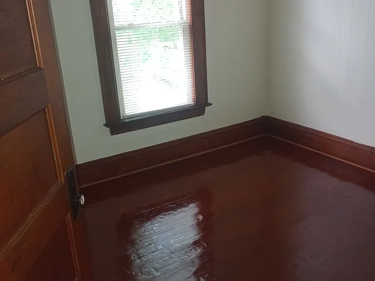 2706 Midland Ave — Photo 37