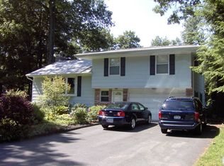 84 Montrose Dr, Delmar, NY 12054