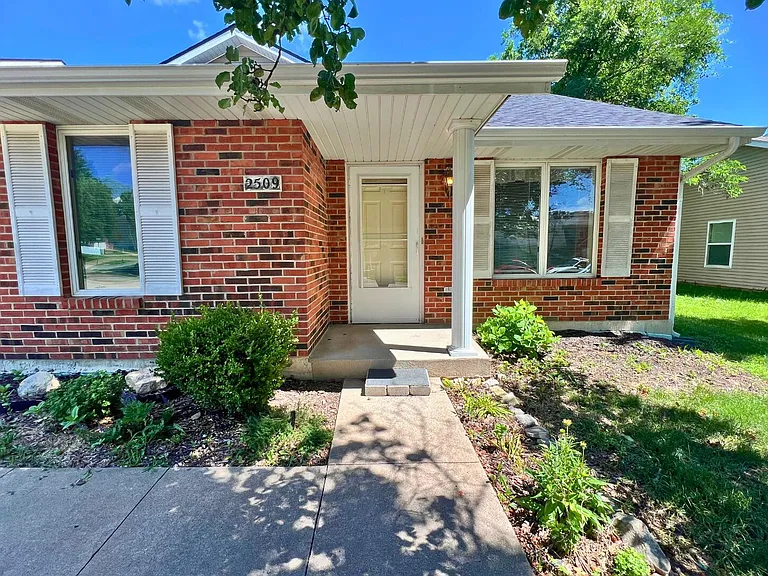 2509 Hollyhock Dr — Photo 7