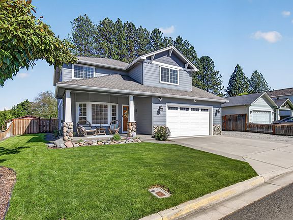2nd image of 2011 Spruce Way