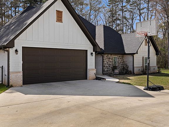 4th image of 2469 Walkers Mill Rd