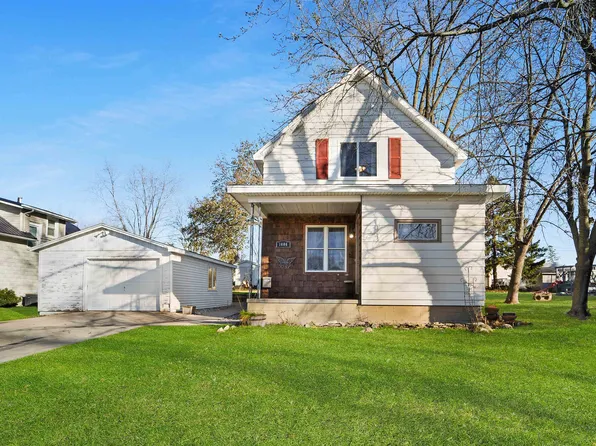 1406 Nassau St, New London, WI 54961