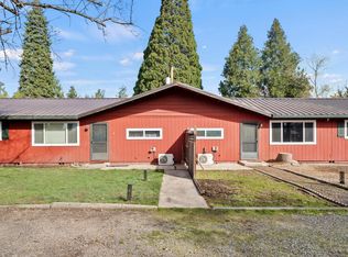 278 S Royal Ave #A, Eagle Pt, OR 97524