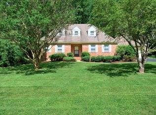 3827 Walden Wood Ln, Signal Mountain, TN 37377