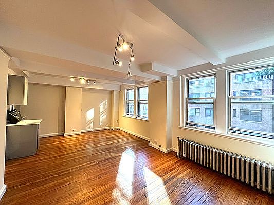 1st image of 304 E 41st St #1007AB