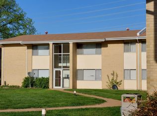 146 Clarkson Rd #Z, Ballwin, MO 63011
