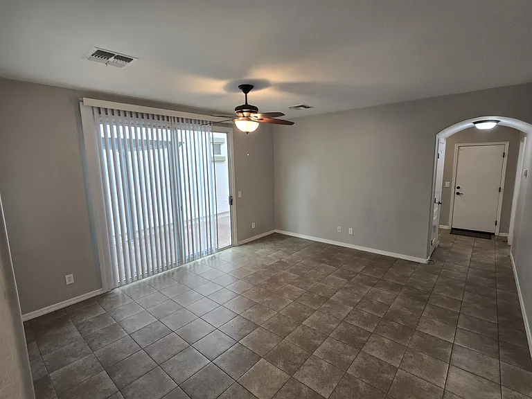 950 S Wallrade Ln — Photo 3