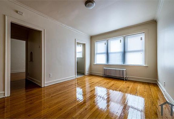 3rd image of 1935 E 71st St #1931