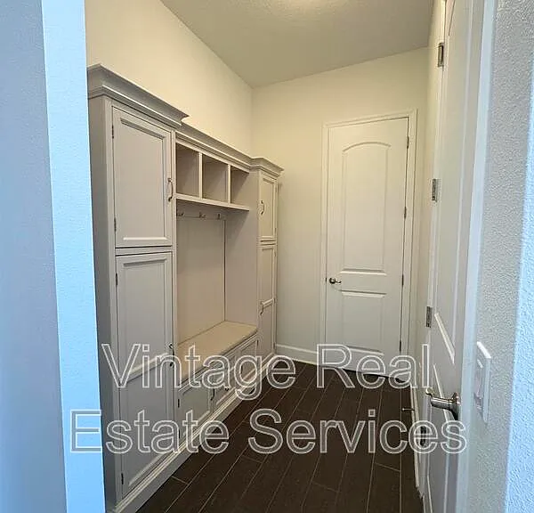 4645 Butler National Dr — Photo 4