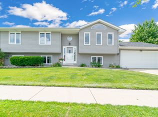 7010 Gallatin Dr, Plainfield, IL 60586
