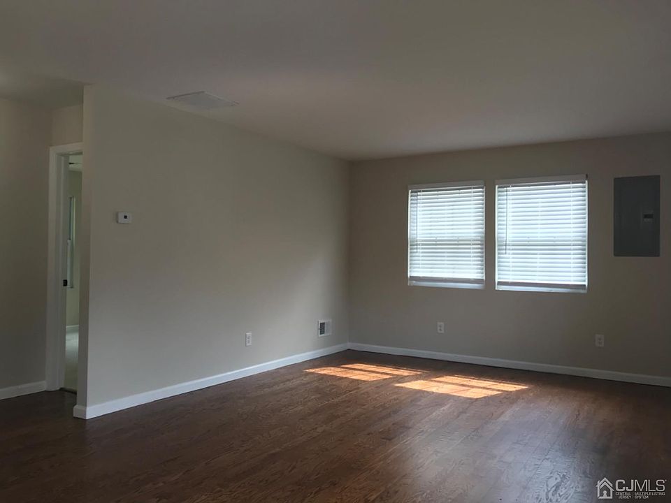 2nd image of 111 Winthrop Rd