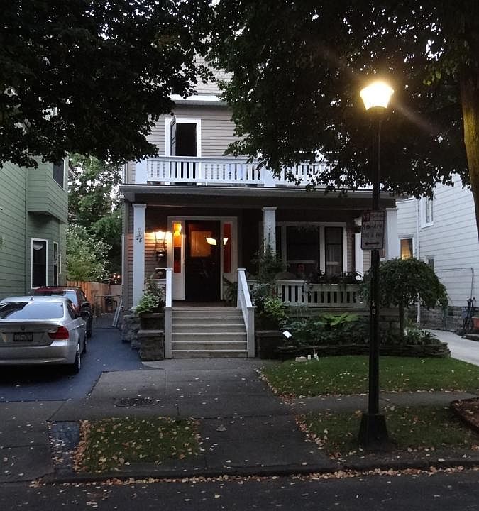 1st image of 28 Saint James Pl #2