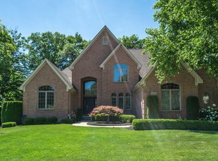 23742 Point O Woods Ct, South Lyon, MI 48178