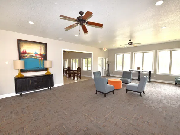 Keystone Crossing Apartment Homes
