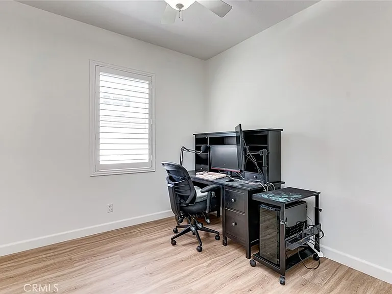 15220 Cambridge St — Photo 26