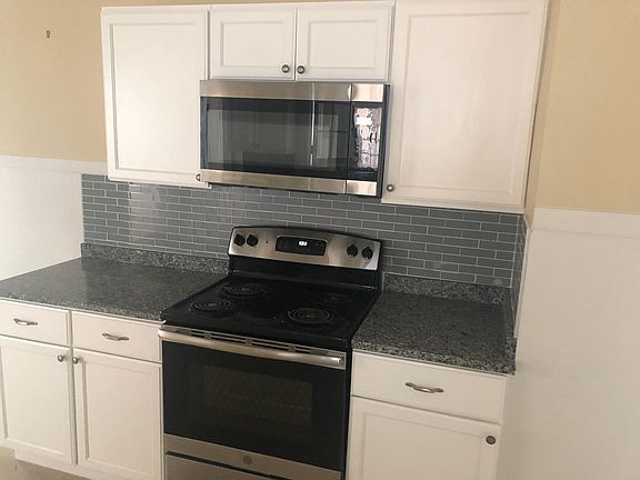 Kitchen with Granite and Stainless Appliances