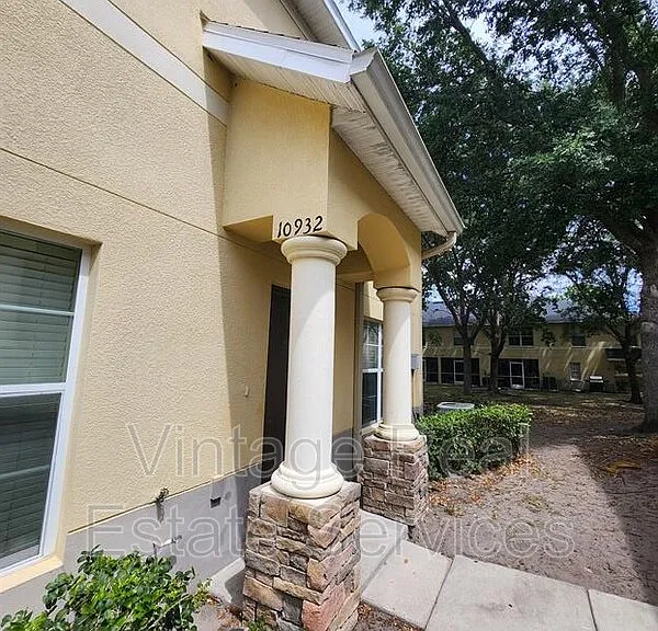 10932 Keys Gate — Photo 2