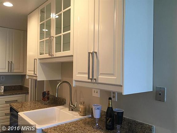 5th image of 15421 Bassett Ln #23-B