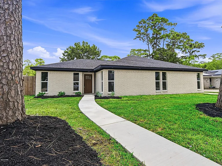 25402 Thistlewaite Ln — Photo 38
