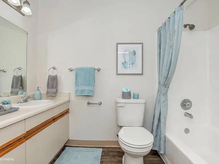Victoria Square Apartments — Photo 56
