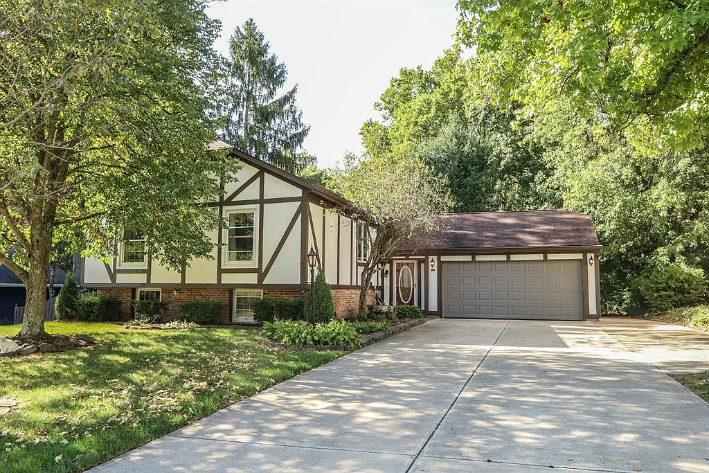 25 Whispering Pines St photo 1