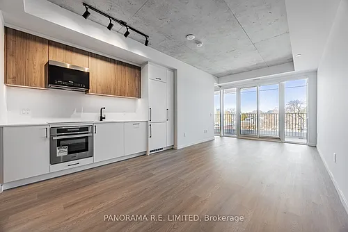 689 The Queensway Photo 1