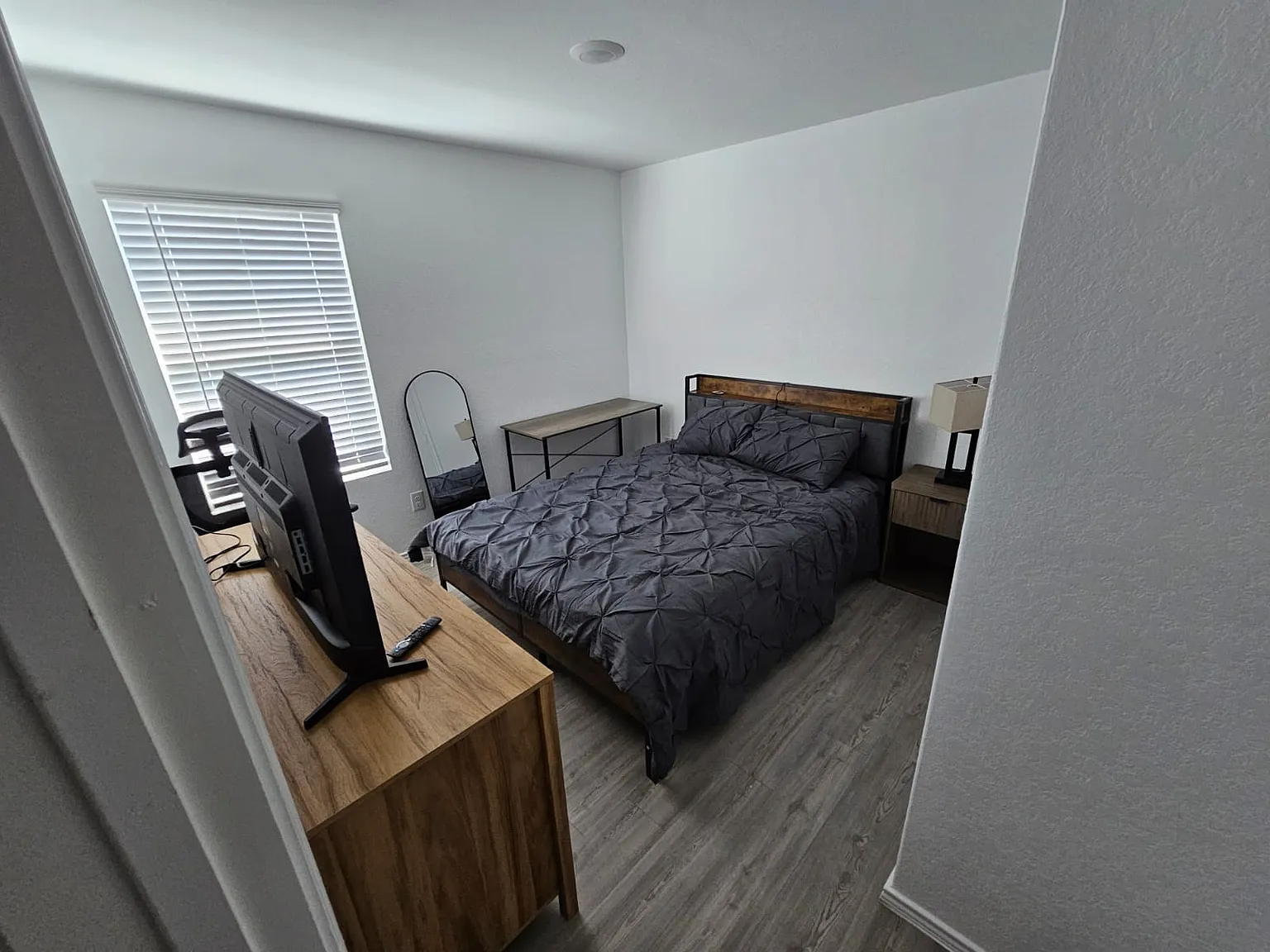 4 bed, 1276 sqft, $460 — Photo 3