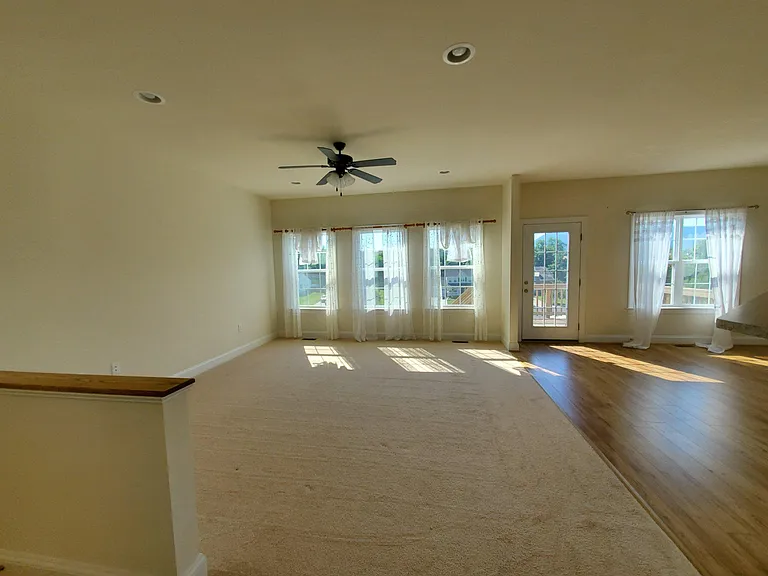 233 Kanter Dr — Photo 4