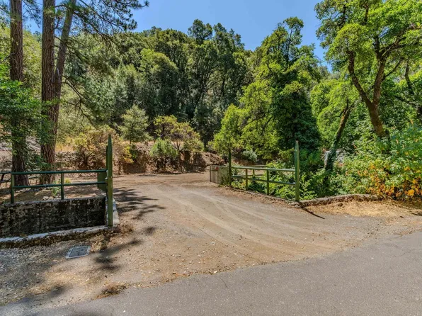 974 Utica Power House Rd, Murphys, CA 95247