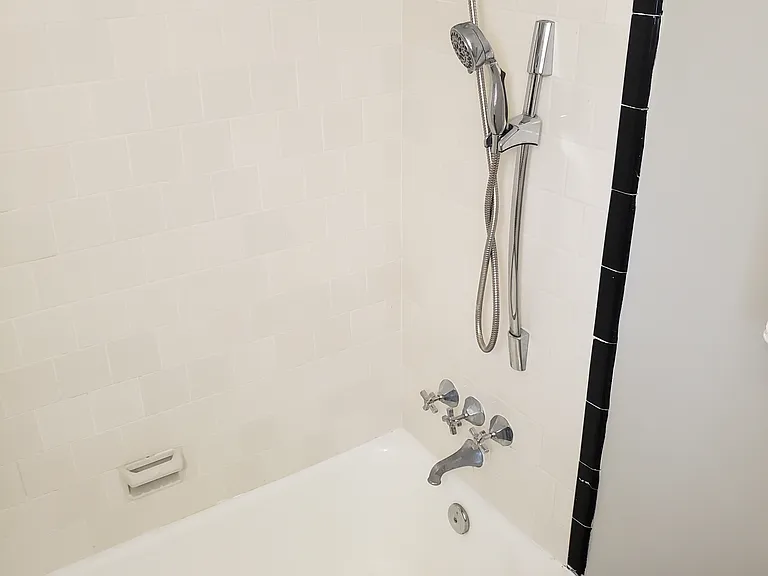 4101 Roland Ave #2F — Photo 17