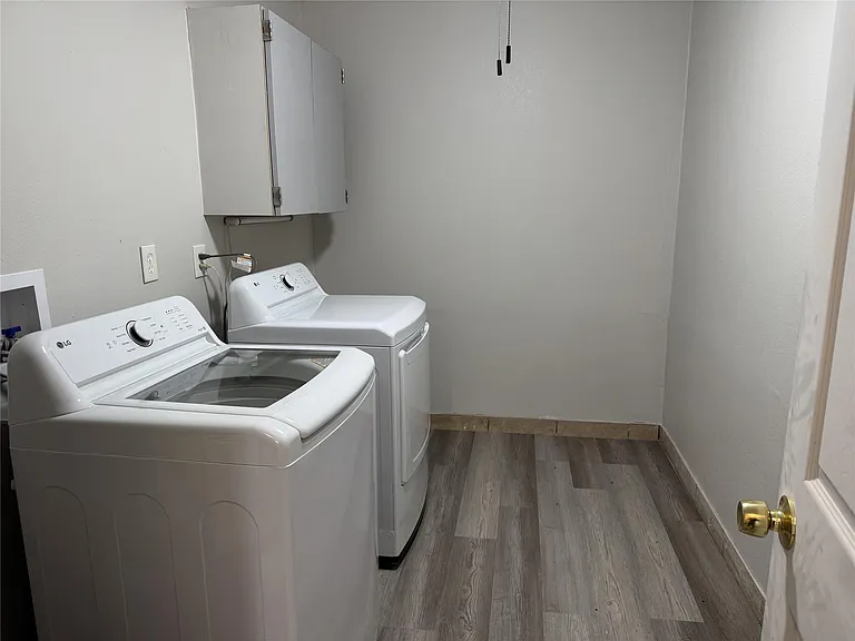 1318 Sulphur St — Photo 11