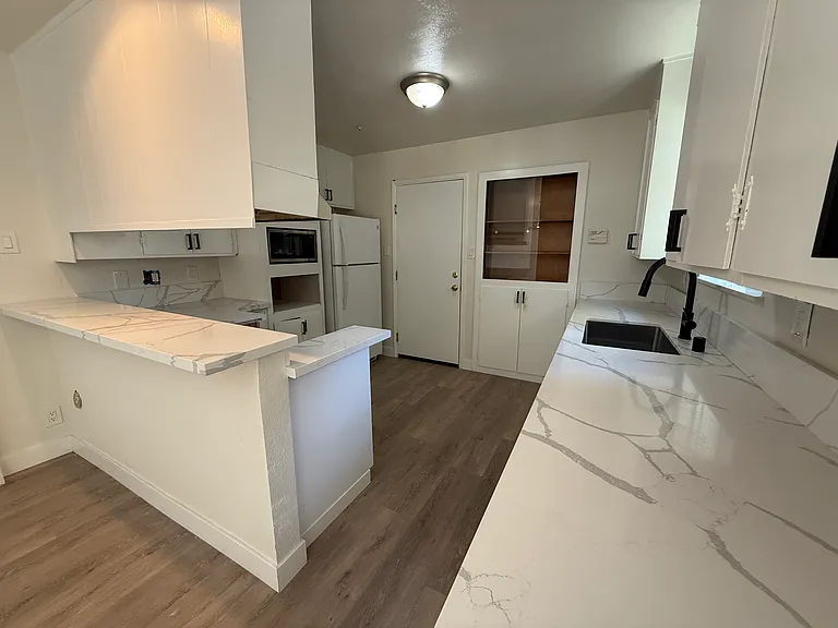 1547 Gregory Way — Photo 20