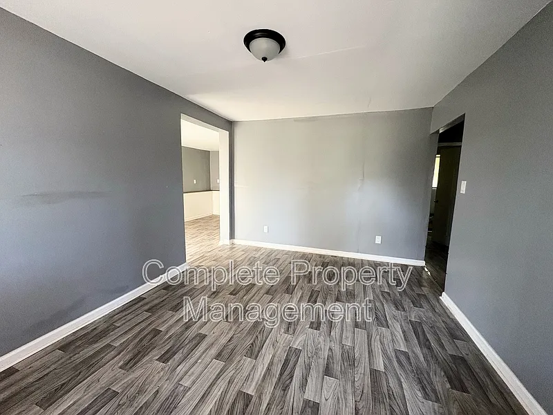 Building Photo - 3016 33rd Ct N