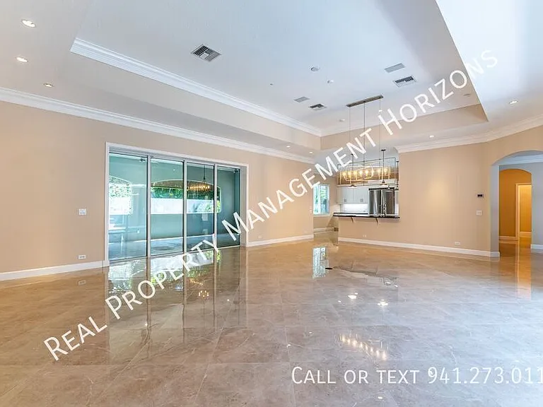 6914 Stanhope Pl — Photo 5