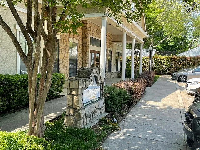Arlington Park Villas — Photo 2