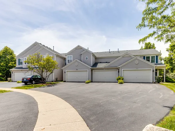 708 Valley View Ct, Aurora, IL 60502